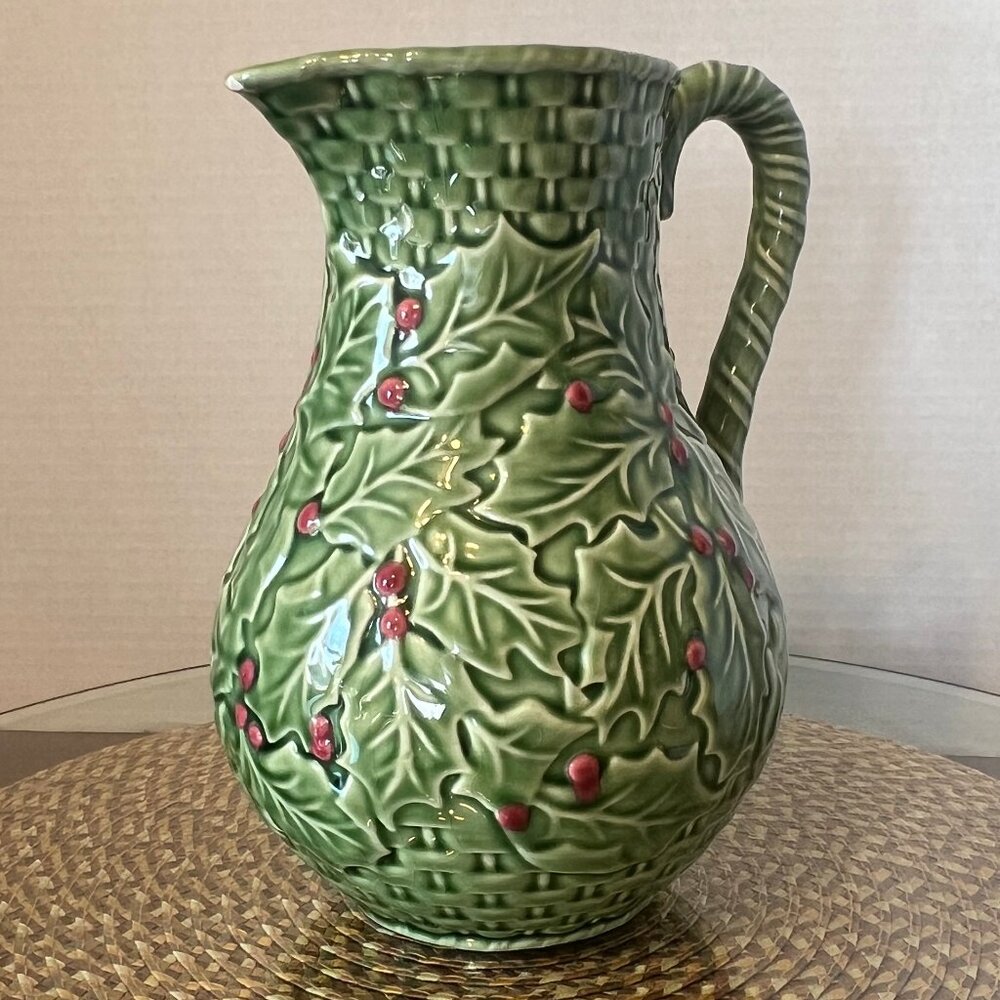 Bordallo Pinheiro Christmas Holly Pitcher - Picture 4 of 16